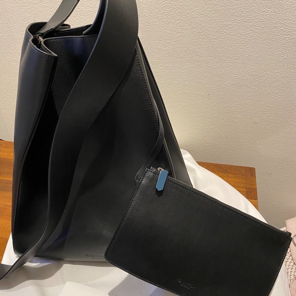 Clavin Klein Collection BlackLeather Feed bag/Purse - Picture 7 of 7